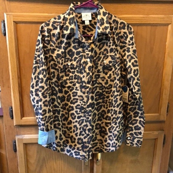 St. John’s bay size small animal print long sleeve button up - Picture 1 of 6